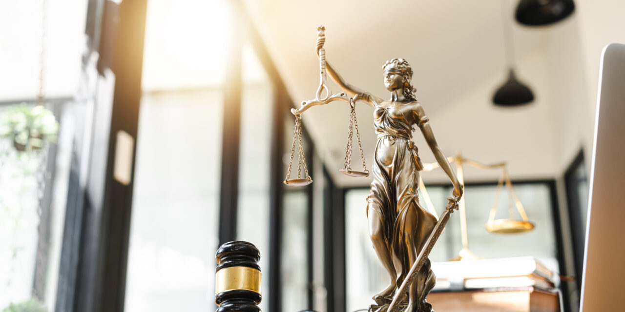 The Best Legal Podcasts for Lawyers to Stay Informed